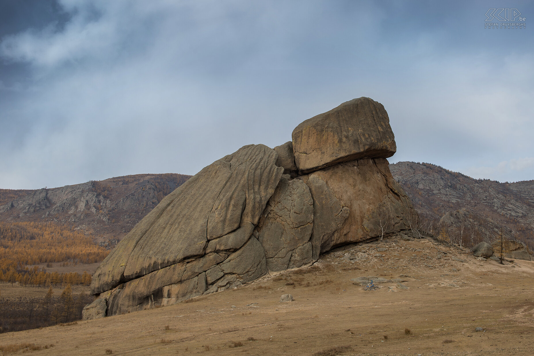 Terelj - Turtle rock During the last days of our journey in Mongolia we made a hike through Khan Khenti national park east of the capital Ulaanbaatar. But first we drove through Terelj national park and its famous Turtle Rock. Stefan Cruysberghs